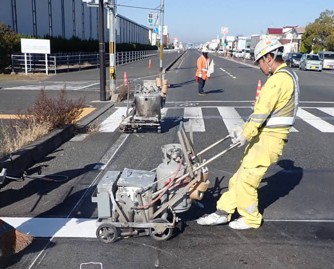 岡山国道管内区画線工事