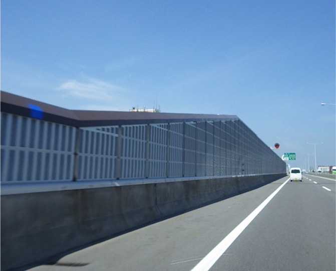 札樽自動車道　伏古高架橋遮音壁改良工事